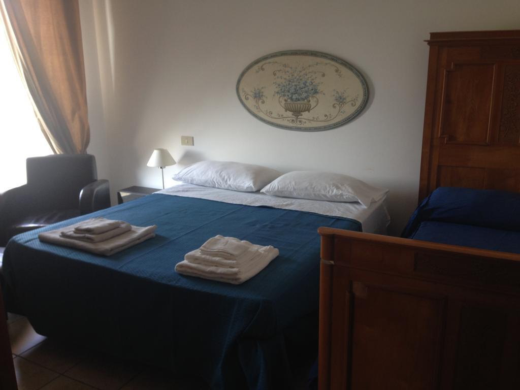 Residence Mareblu Barcellona Pozzo di Gotto Zimmer foto